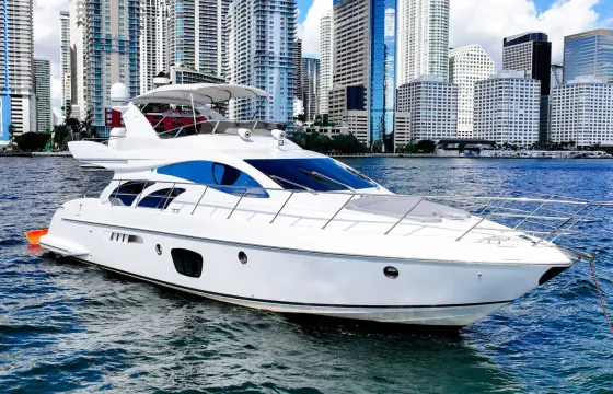 Enjoy 60ft Azimut – Luxury Yacht Charter in Miami!