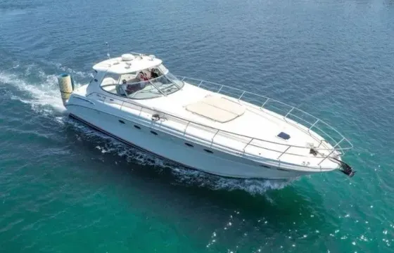 Spacious 54' Sea Ray Sundancer Motor Yacht for 13 guests from Miami