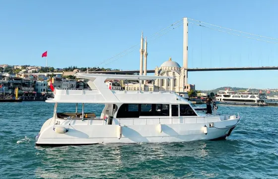 Private Event Yacht for 35 Guests – Group & Celebration Cruise