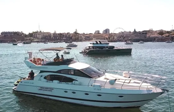 Discover Lisbon - Private Tour - Luxury Yacht Azimut 52
