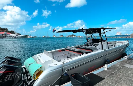 Full day around St Maarten/St Martin with Donzi 38ZF