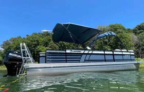 Plush 250 Atlantis Tritoon on Lake of the Ozarks