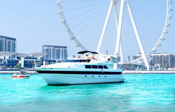 Luxury Yacht Majesty 95ft With Jacuzzi