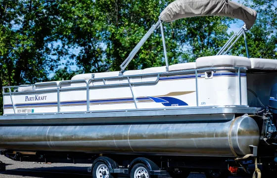 27ft Parti Kraft Pontoon Rental in Spring Park | Perfect for Big Groups