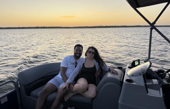 Get Lowe Pontoon with Captain