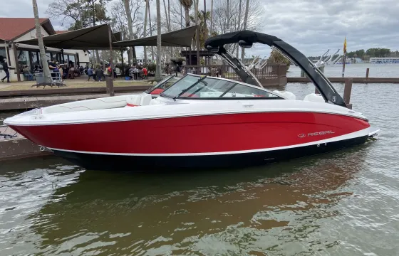 Captain & fuel incl- wakesurf, tubing, party boat rental and prvt sunset cruises