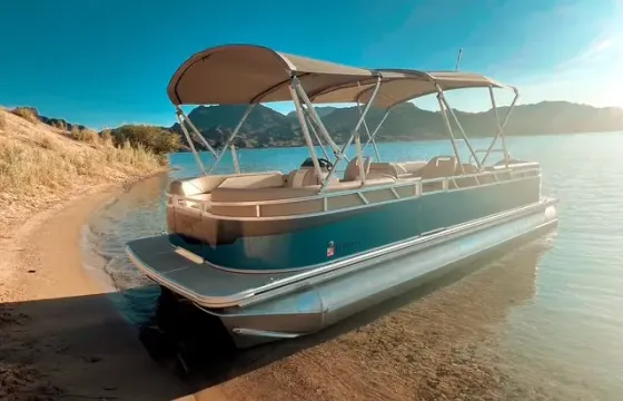 2025 Avalon Venture Tri toon with 200HP
