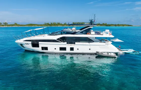 Luxurious 88ft Azimut serving South Florida