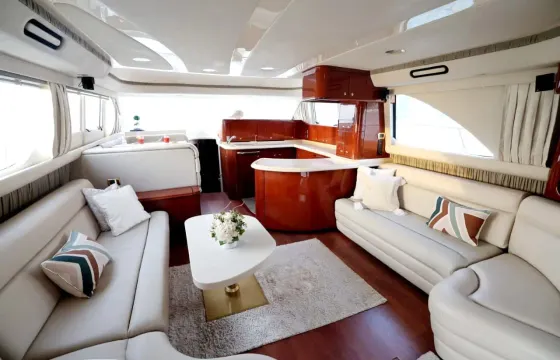 63 feet SeaRay Motor Yacht in Dubai SOY