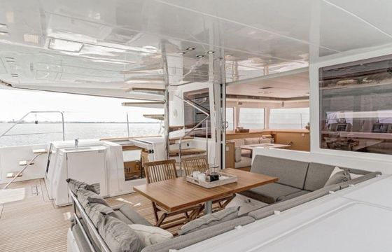 Captained Luxury Lagoon 560 Catamaran In The Bahamas
