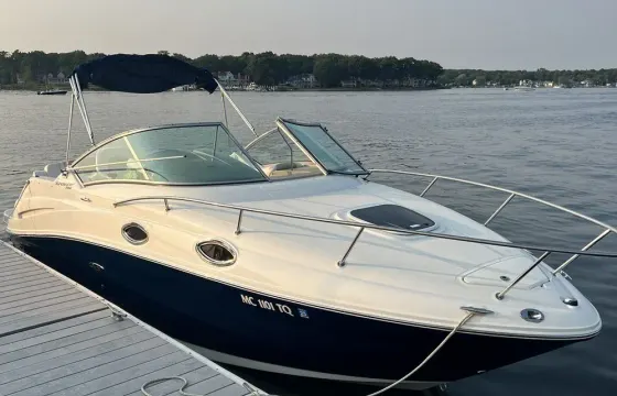 Sea Ray Sundancer 24' foot Cuddy cabin , 7 passengers