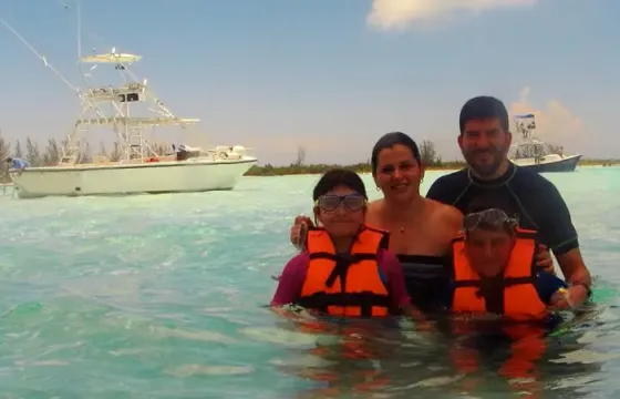 Fishing Charter On 31ft ''Grand Slam'' Island Hopper Sports Fisherman in Cozumel