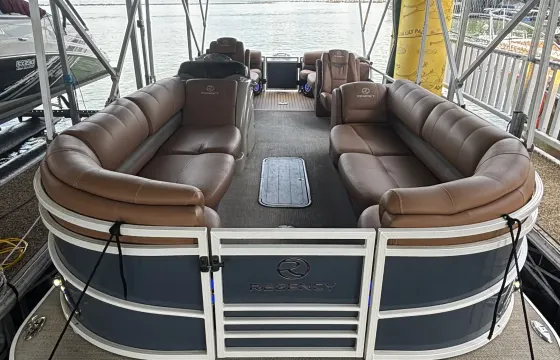 Luxury 27’ Regency Tritoon Charter- The Ultimate Lake Day Experience in Rockwall