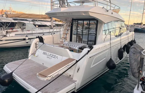 Enjoy with us on our new Prestige 420Fly