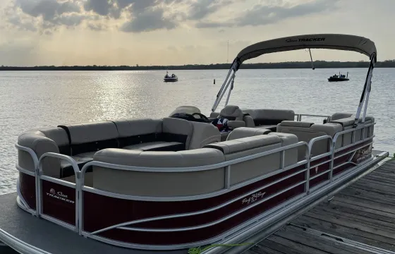 2018 Sun Tracker Party Barge 24 DLX Pontoon | Lake Arlington