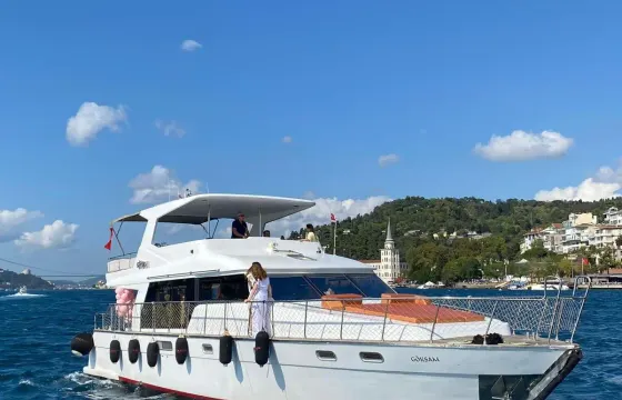 Mareti 600 Yacht for Special Events with decorations in the Bosphorus