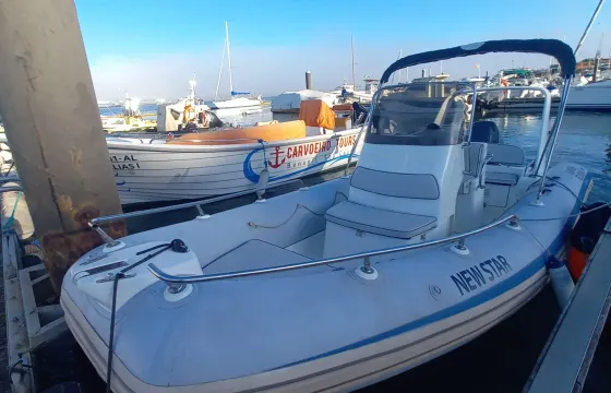 23ft Dromor 28 Corinthian RIB Yamaha Rental in Portimão, Faro