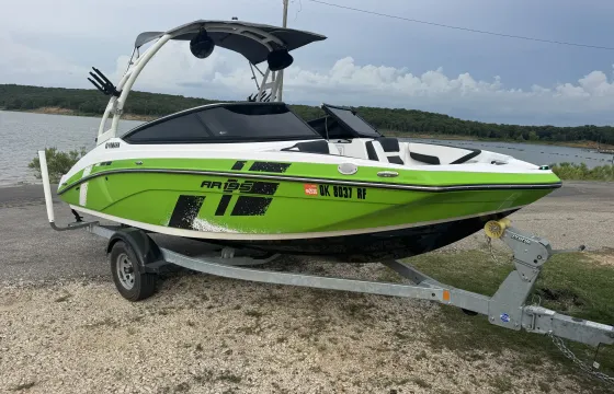 Yamaha AR195 Bowrider Rental on Lake Texoma