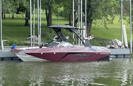 23ft Malibu Wake boat and party cove charters.