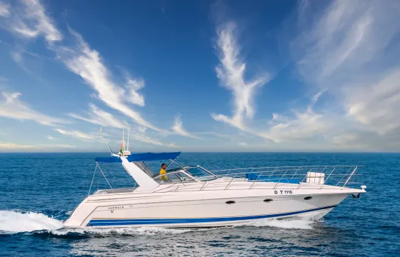 Charter 40ft Seamaster 3 Yacht for up to 12 persons