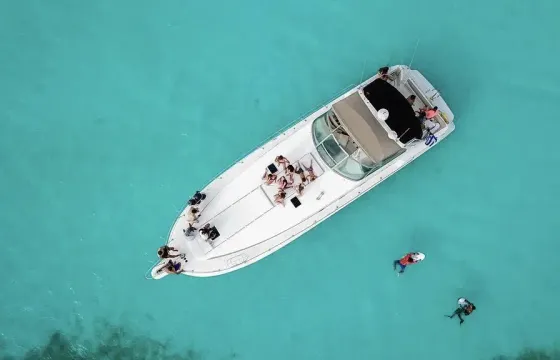 Sea Ray Express 55’ in Tulum. All inclusive