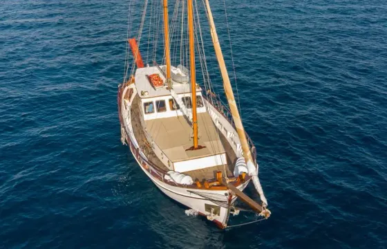 Traditional Wood Kaiki Sailboat in Athens for Charter