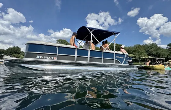 Spacious 24ft Bentley Navigator Pontoon | Lake Travis, Austin, Texas