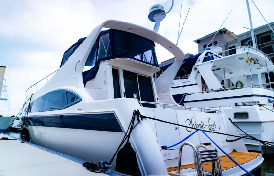 Carver 360 Mariner Private Yacht – Captain & Fuel Included