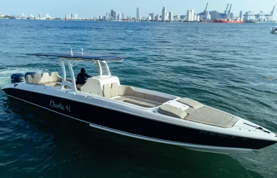 41 ft Speedboat in Cartagena