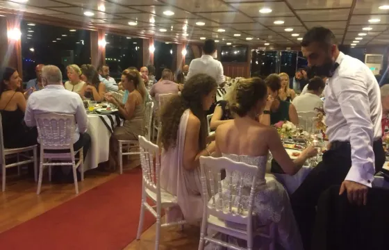 120 Person Cruise in İstanbul