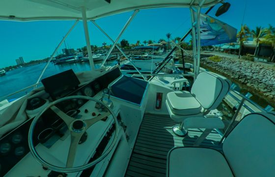 Hatteras 46 ft Luxury Yacht Charter