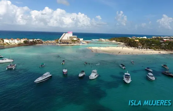 Charter this 42'  Motor Yacht from Isla Mujeres #GMB42ISLA