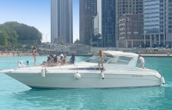 Diversey Harbor 48 ft Luxury Yacht Perfect Play Pen Boat