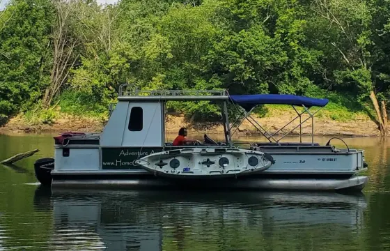 Ky River Cruise on a 30' Double Deck Pontoon for 6 Passengers with Privy & Shade