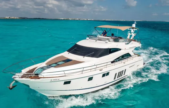 A Spacious Luxury Double Decker Yacht In Cancun and lsla Mujeres