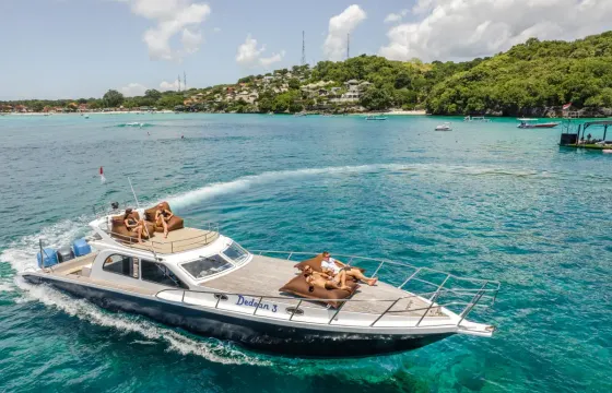 15-Meter Indonesia Luxury Motor Yacht for 15 people in Bali