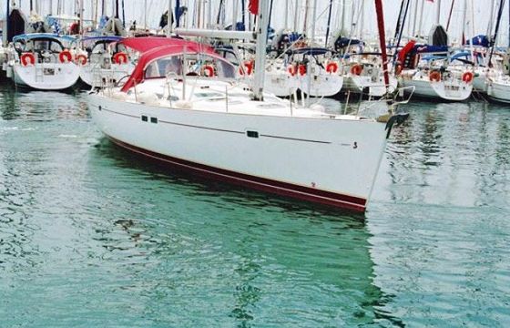 Charter Cruising Monohull  BENETEAU OCEANIS 47
