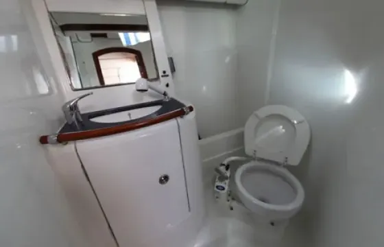 Charter Cruising Monohull  BENETEAU OCEANIS 47