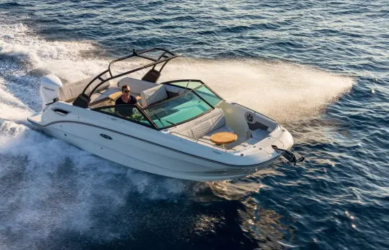 Sea Ray 250 SDX at Rock my boat in rhodes