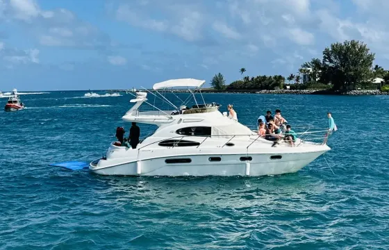 42ft Sea Line F37 Flybridge Yacht Charter in Lantana Florida