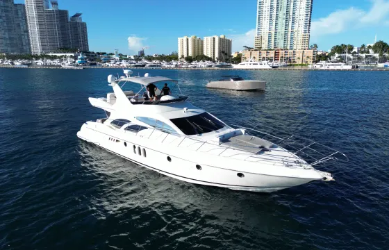 70' Azimut Motor Yacht with Jacuzzi in Miami Beach