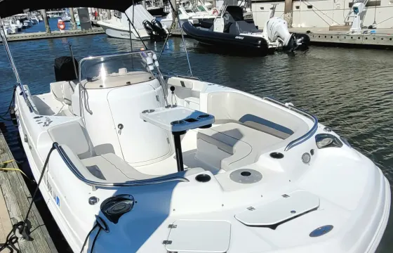 24ft Center Console Deck Boat for Family Fun & Fishing Adventures