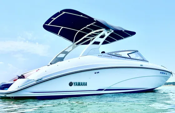 Fun Day Getaway! Captain Included! 24' Twin Engine Yamaha Jet Boat