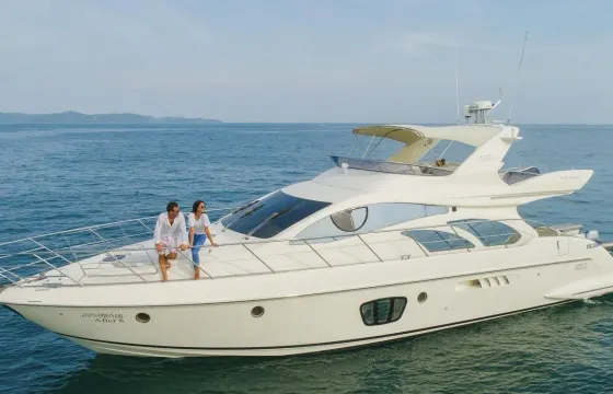 Dubai Marina Luxury Yachts Azimut 55ft
