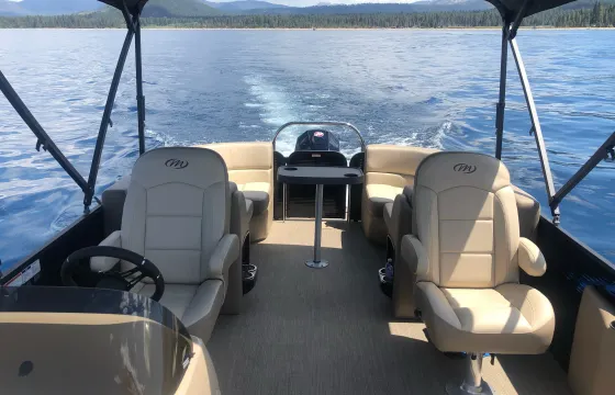 2022 Manitou 23' Tritoon Boat in Glenbrook