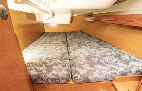 Jeanneau Sun Odyssey 36i in Lefkada, Nikiana
