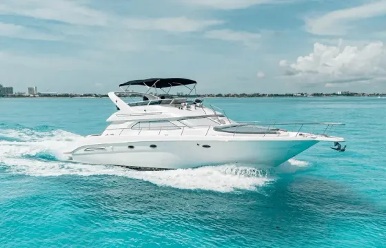 Sea Ray 51ft Yacht Charter to explore the beautiful sea of Cancun