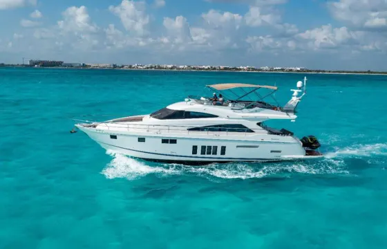 Charter a 70’ Fairline Yacht in Cancun – Luxury at Sea