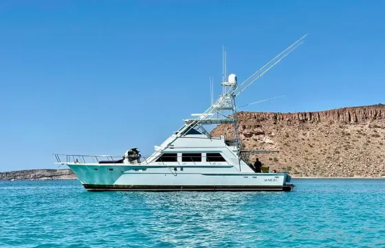 Surprise yourself with our Horizon 60ft Yacht