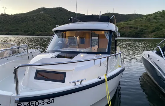 Douro 2 hours boat tour with Sun Camper 35 Balt Yacht
